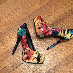 Steve Madden Artistic Red and Yellow Heels Nala